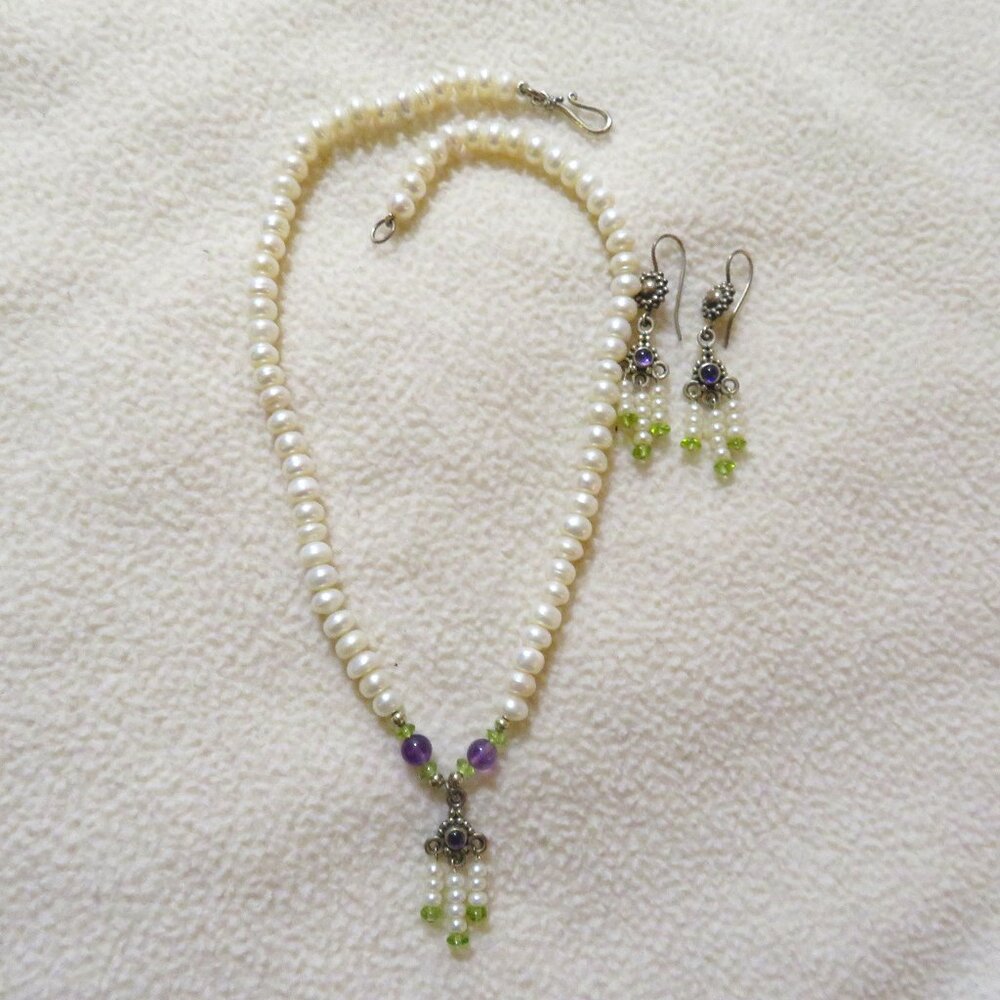 Freshwater Pearl Necklace & Earrings Set